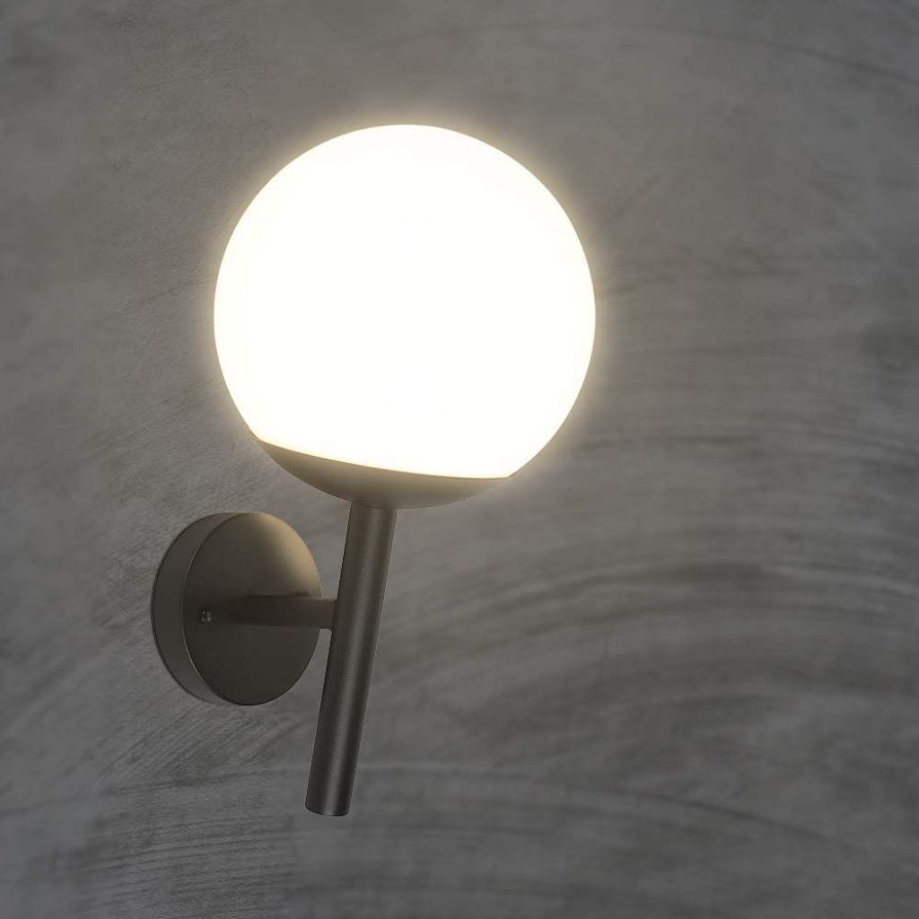 V-TAC Lampada LED da Muro con Sfera Opale e Portalampada E27 Colore Nero Opaco IP44 V-TAC Lampada LED da Muro con Sfera Opale e Portalampada E27 Colore Nero Opaco IP44